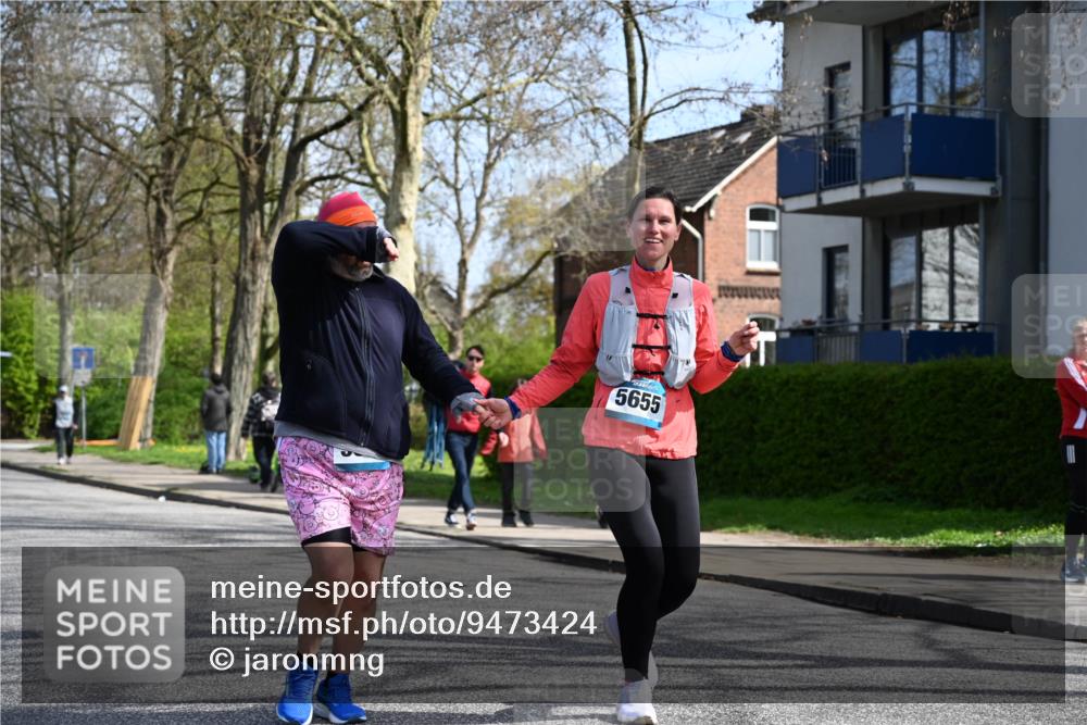 12.04.2026 - 45. Internationalen Wilhelmsburger Insellauf J. Mangold http://msf.ph/oto/9473424 12.04.2026 11:38:02 Ziel 5948, 5655, 5656, 3354 meine-sportfotos.de