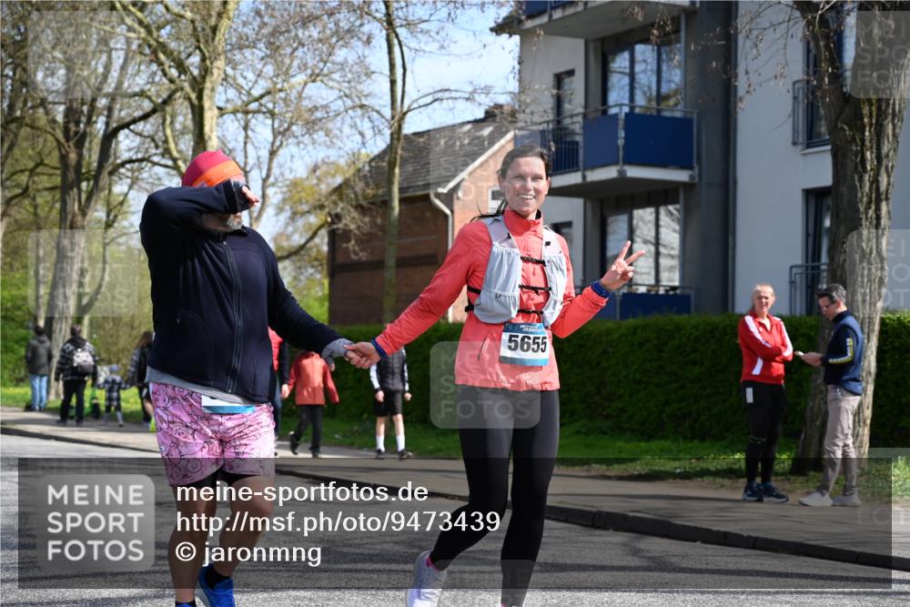 12.04.2026 - 45. Internationalen Wilhelmsburger Insellauf J. Mangold http://msf.ph/oto/9473439 12.04.2026 11:38:03 Ziel 5948, 5655, 5656, 3354 meine-sportfotos.de