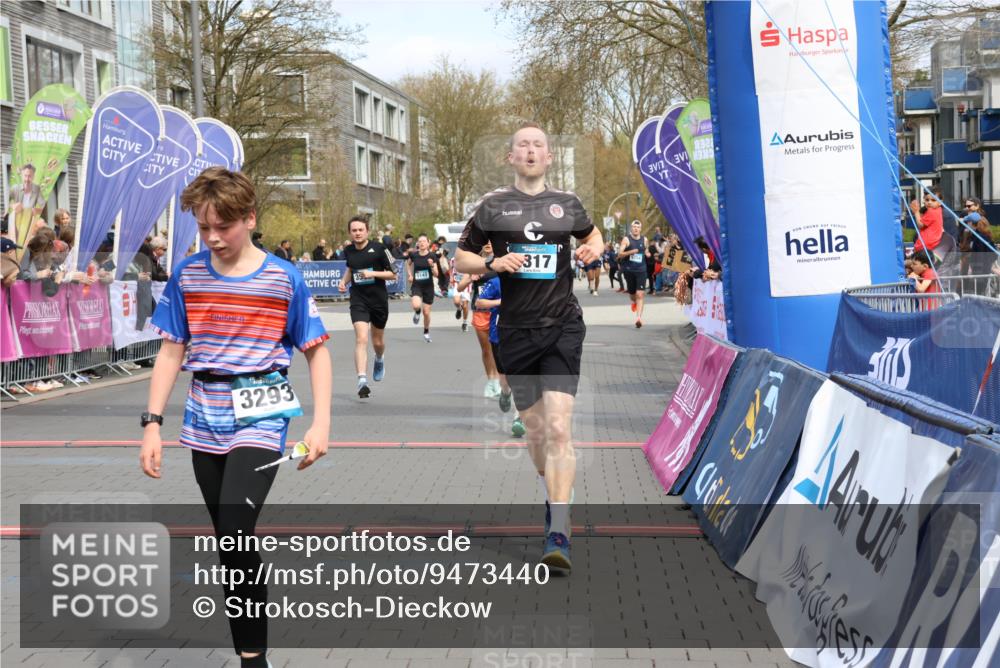 12.04.2026 - 45. Internationalen Wilhelmsburger Insellauf Strokosch-Dieckow http://msf.ph/oto/9473440 12.04.2026 12:54:08 Ziel 4317, 5227, 3294, 3520, 5143 meine-sportfotos.de