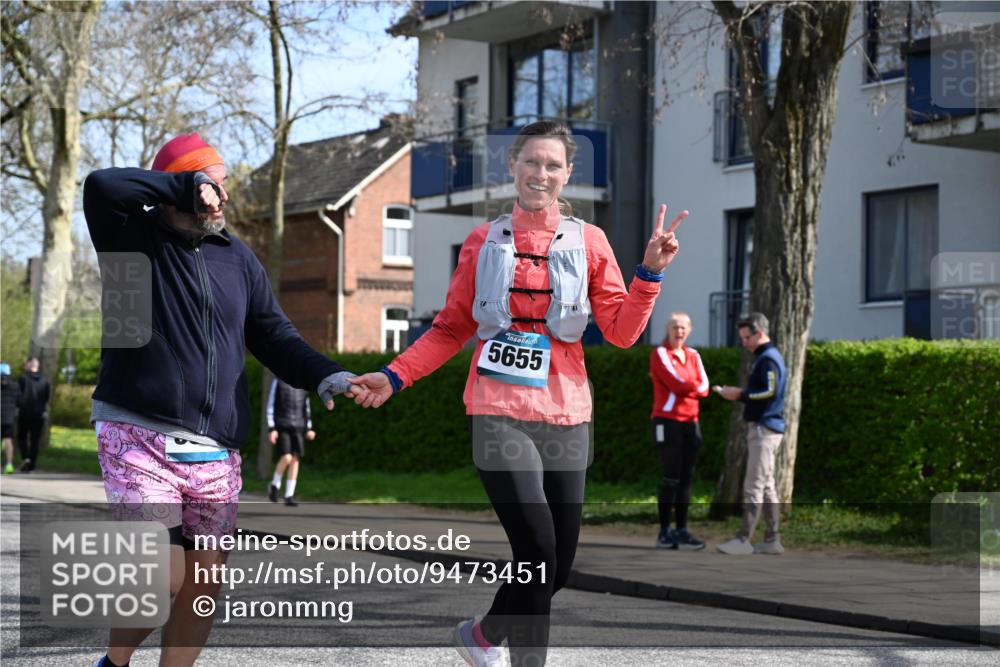 12.04.2026 - 45. Internationalen Wilhelmsburger Insellauf J. Mangold http://msf.ph/oto/9473451 12.04.2026 11:38:03 Ziel 5948, 5655, 5656, 3354 meine-sportfotos.de