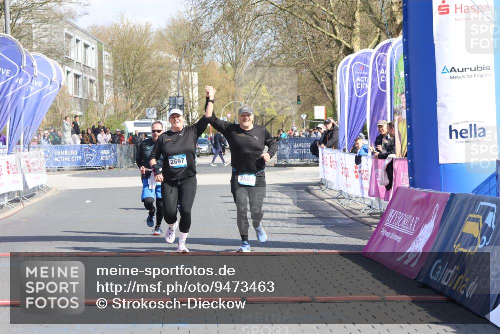 12.04.2026 - 45. Internationalen Wilhelmsburger Insellauf Strokosch-Dieckow http://msf.ph/oto/9473463 12.04.2026 11:30:35 Ziel 2697, 2698, 2476 meine-sportfotos.de