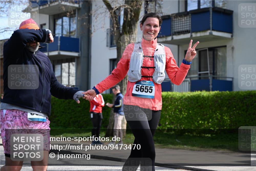12.04.2026 - 45. Internationalen Wilhelmsburger Insellauf J. Mangold http://msf.ph/oto/9473470 12.04.2026 11:38:04 Ziel 5948, 5655, 5656, 3354, 2955 meine-sportfotos.de