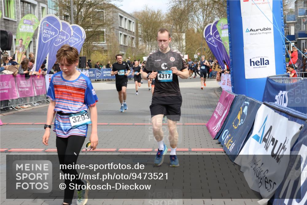 12.04.2026 - 45. Internationalen Wilhelmsburger Insellauf Strokosch-Dieckow http://msf.ph/oto/9473521 12.04.2026 12:54:08 Ziel 4317, 5227, 3294, 3520, 5143 meine-sportfotos.de