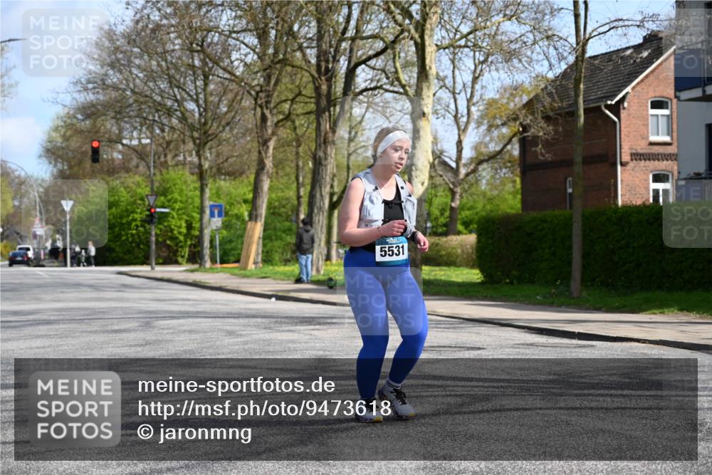 12.04.2026 - 45. Internationalen Wilhelmsburger Insellauf J. Mangold http://msf.ph/oto/9473618 12.04.2026 11:39:16 Ziel 5531 meine-sportfotos.de
