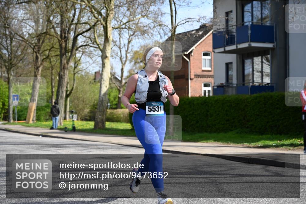 12.04.2026 - 45. Internationalen Wilhelmsburger Insellauf J. Mangold http://msf.ph/oto/9473652 12.04.2026 11:39:17 Ziel 5531 meine-sportfotos.de
