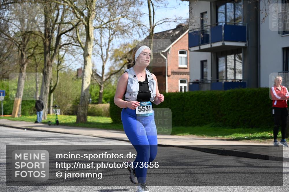 12.04.2026 - 45. Internationalen Wilhelmsburger Insellauf J. Mangold http://msf.ph/oto/9473656 12.04.2026 11:39:17 Ziel 5531 meine-sportfotos.de