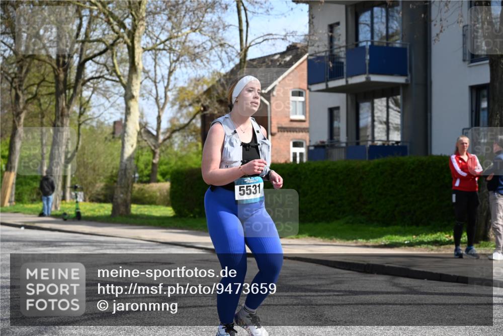 12.04.2026 - 45. Internationalen Wilhelmsburger Insellauf J. Mangold http://msf.ph/oto/9473659 12.04.2026 11:39:17 Ziel 5531 meine-sportfotos.de