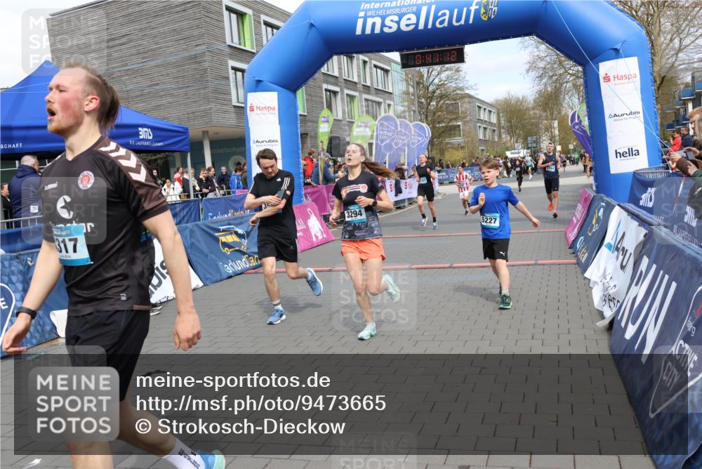 12.04.2026 - 45. Internationalen Wilhelmsburger Insellauf Strokosch-Dieckow http://msf.ph/oto/9473665 12.04.2026 12:54:12 Ziel 5227, 3294, 3520, 5143, 5754, 4592 meine-sportfotos.de