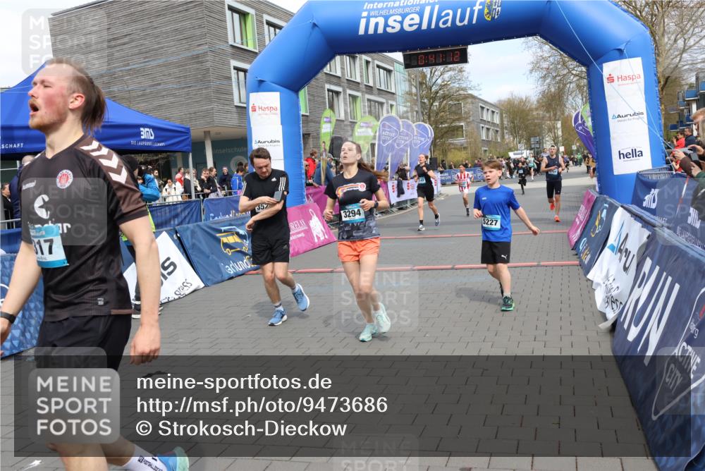 12.04.2026 - 45. Internationalen Wilhelmsburger Insellauf Strokosch-Dieckow http://msf.ph/oto/9473686 12.04.2026 12:54:12 Ziel 5227, 3294, 3520, 5143, 5754, 4592 meine-sportfotos.de