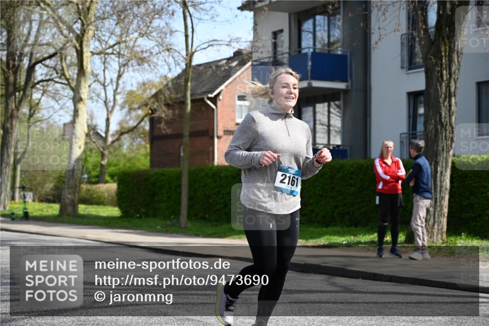 12.04.2026 - 45. Internationalen Wilhelmsburger Insellauf J. Mangold http://msf.ph/oto/9473690 12.04.2026 11:40:08 Ziel 2161, 2872, 4981 meine-sportfotos.de
