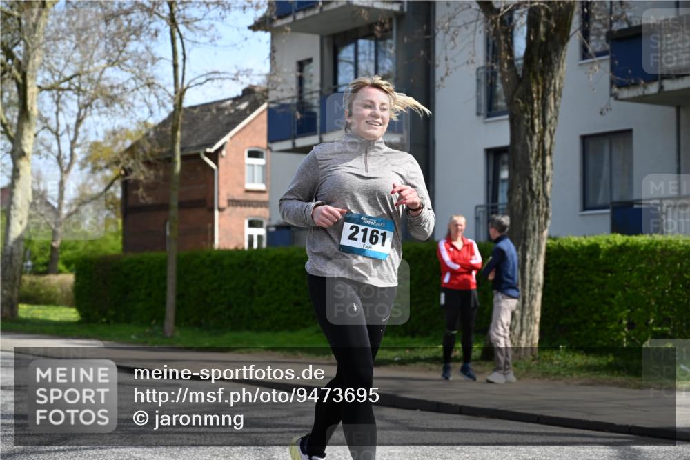 12.04.2026 - 45. Internationalen Wilhelmsburger Insellauf J. Mangold http://msf.ph/oto/9473695 12.04.2026 11:40:08 Ziel 2161, 2872, 4981 meine-sportfotos.de