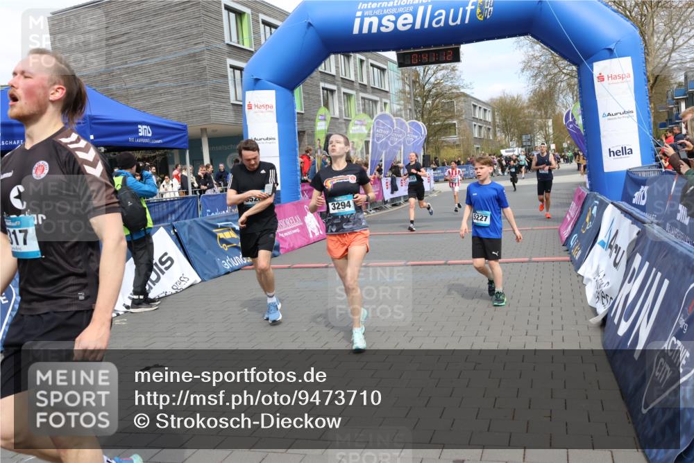 12.04.2026 - 45. Internationalen Wilhelmsburger Insellauf Strokosch-Dieckow http://msf.ph/oto/9473710 12.04.2026 12:54:12 Ziel 5227, 3294, 3520, 5143, 5754, 4592 meine-sportfotos.de