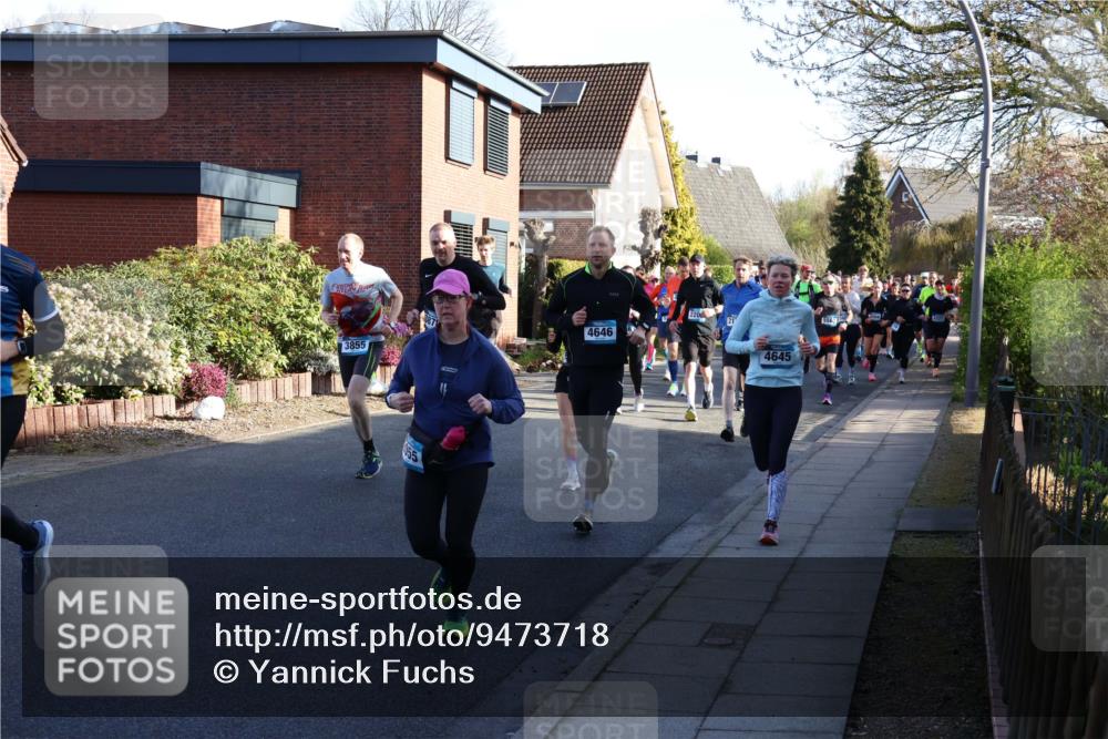 12.04.2026 - 45. Internationalen Wilhelmsburger Insellauf Yannick Fuchs http://msf.ph/oto/9473718 12.04.2026 08:58:59 Laufen 220, 21, 4646, 3855, 4645, 556 meine-sportfotos.de