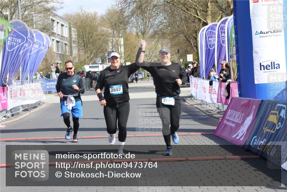 12.04.2026 - 45. Internationalen Wilhelmsburger Insellauf Strokosch-Dieckow http://msf.ph/oto/9473764 12.04.2026 11:30:36 Ziel 2697, 2698, 2476 meine-sportfotos.de