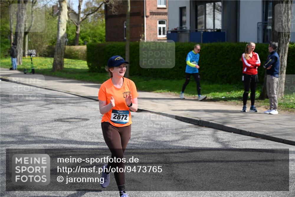 12.04.2026 - 45. Internationalen Wilhelmsburger Insellauf J. Mangold http://msf.ph/oto/9473765 12.04.2026 11:40:36 Ziel 2872, 4981, 2693, 5593 meine-sportfotos.de