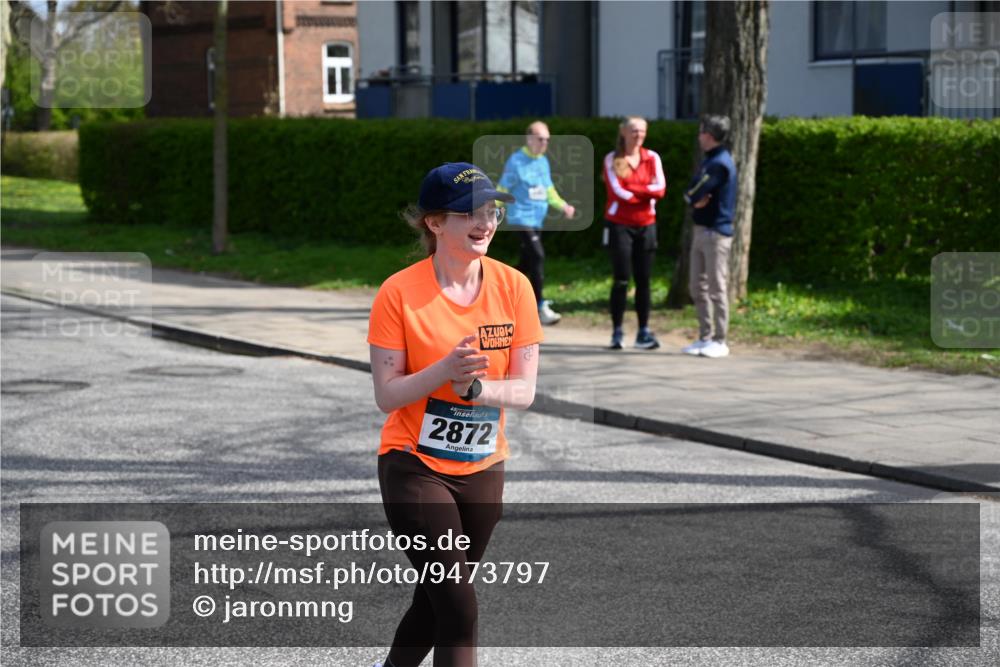 12.04.2026 - 45. Internationalen Wilhelmsburger Insellauf J. Mangold http://msf.ph/oto/9473797 12.04.2026 11:40:36 Ziel 2872, 4981, 2693, 5593 meine-sportfotos.de