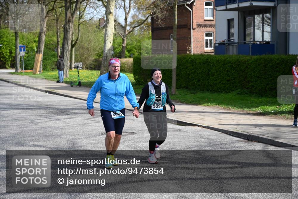 12.04.2026 - 45. Internationalen Wilhelmsburger Insellauf J. Mangold http://msf.ph/oto/9473854 12.04.2026 11:40:55 Ziel 4981, 2693, 5593 meine-sportfotos.de