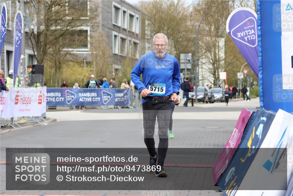 12.04.2026 - 45. Internationalen Wilhelmsburger Insellauf Strokosch-Dieckow http://msf.ph/oto/9473869 12.04.2026 13:33:46 Ziel 5715 meine-sportfotos.de