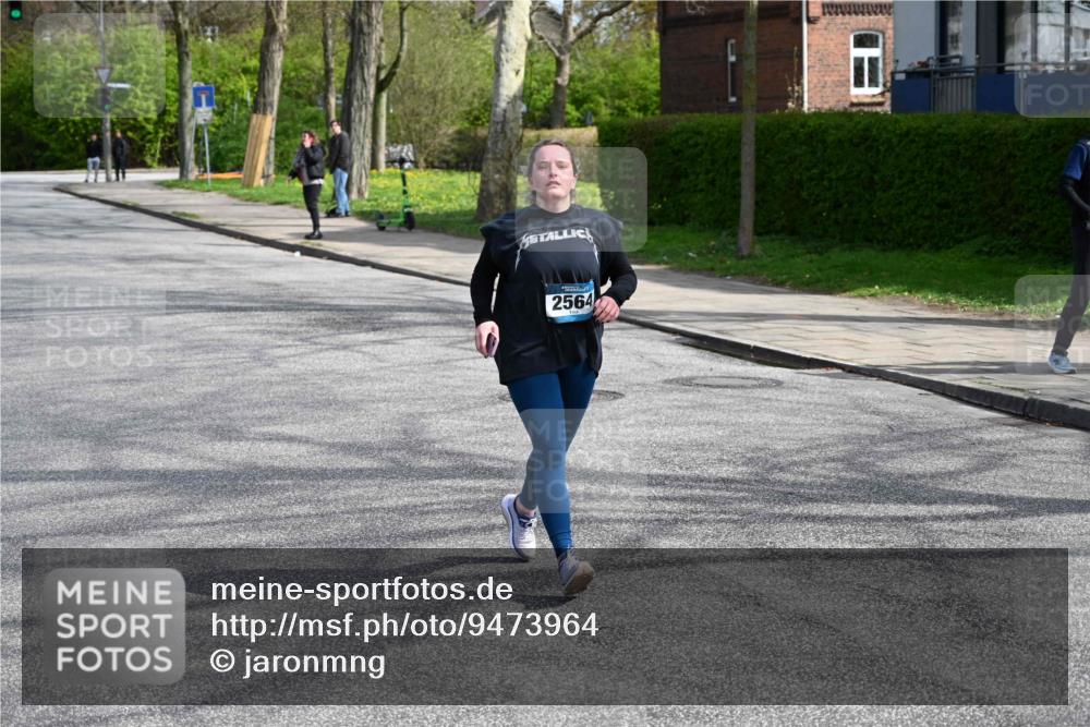 12.04.2026 - 45. Internationalen Wilhelmsburger Insellauf J. Mangold http://msf.ph/oto/9473964 12.04.2026 11:41:45 Ziel 2564, 2722 meine-sportfotos.de