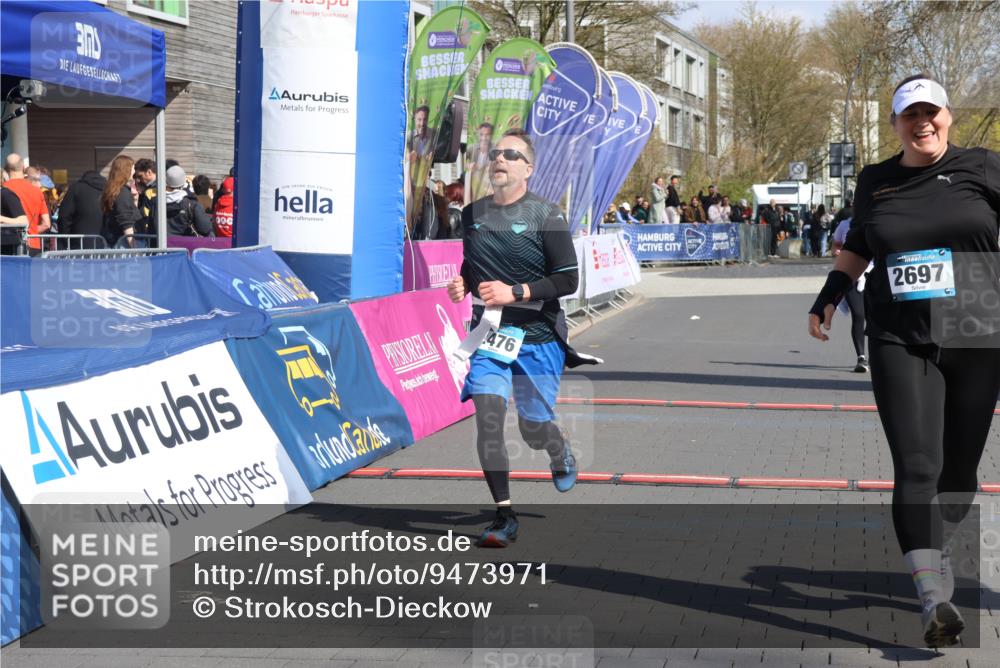 12.04.2026 - 45. Internationalen Wilhelmsburger Insellauf Strokosch-Dieckow http://msf.ph/oto/9473971 12.04.2026 11:30:38 Ziel 2697, 2698, 2476, 2498 meine-sportfotos.de