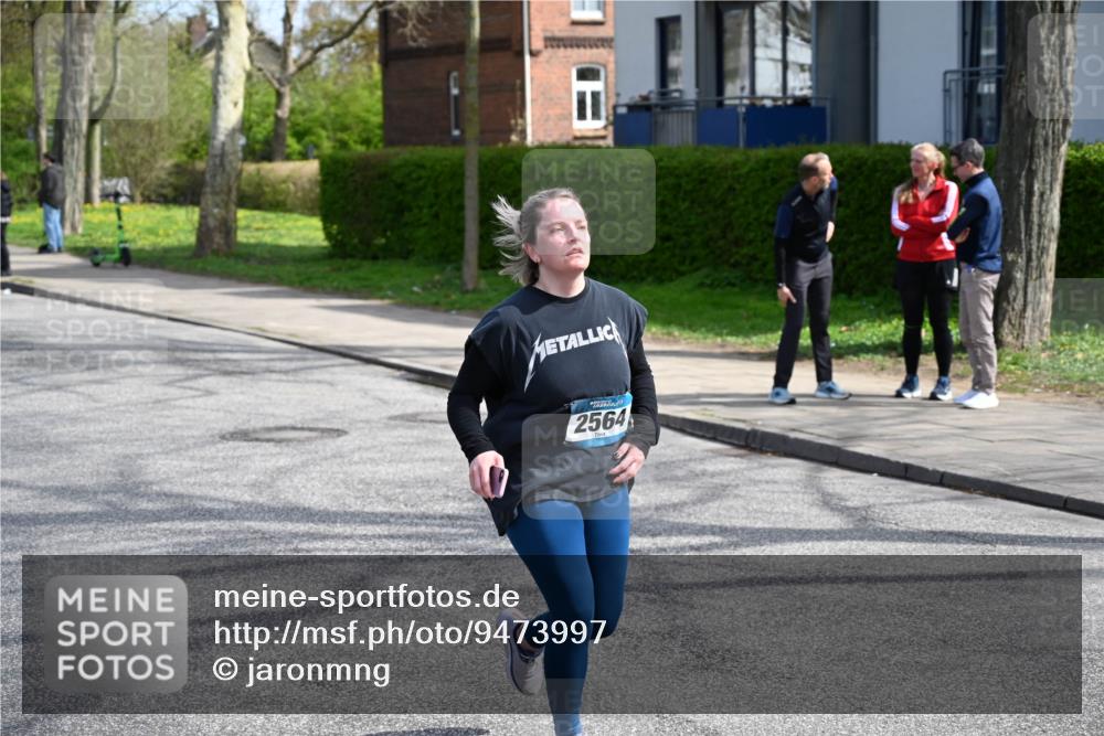 12.04.2026 - 45. Internationalen Wilhelmsburger Insellauf J. Mangold http://msf.ph/oto/9473997 12.04.2026 11:41:46 Ziel 2564, 2722 meine-sportfotos.de