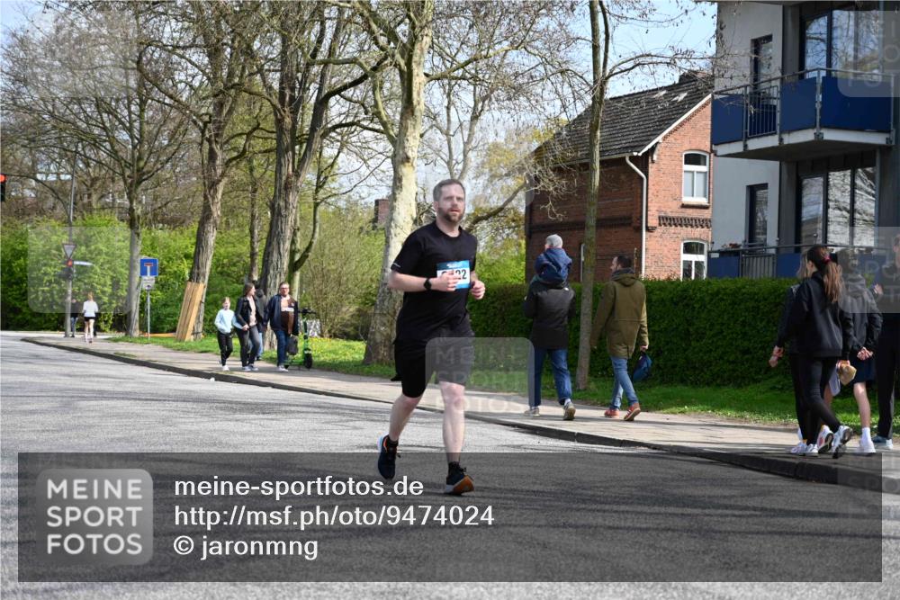12.04.2026 - 45. Internationalen Wilhelmsburger Insellauf J. Mangold http://msf.ph/oto/9474024 12.04.2026 11:42:09 Ziel 2722, 2722, 5432 meine-sportfotos.de