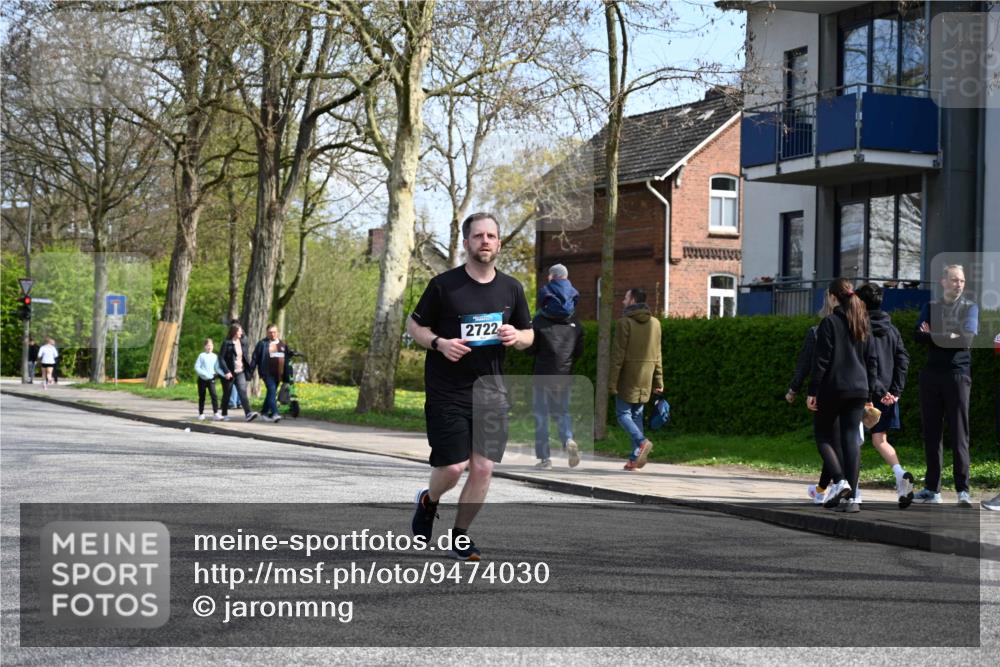 12.04.2026 - 45. Internationalen Wilhelmsburger Insellauf J. Mangold http://msf.ph/oto/9474030 12.04.2026 11:42:09 Ziel 2722, 2722, 5432 meine-sportfotos.de