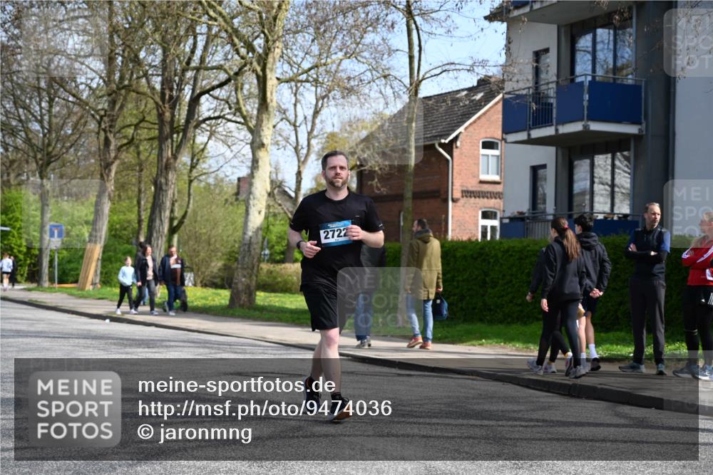 12.04.2026 - 45. Internationalen Wilhelmsburger Insellauf J. Mangold http://msf.ph/oto/9474036 12.04.2026 11:42:09 Ziel 2722, 2722, 5432 meine-sportfotos.de