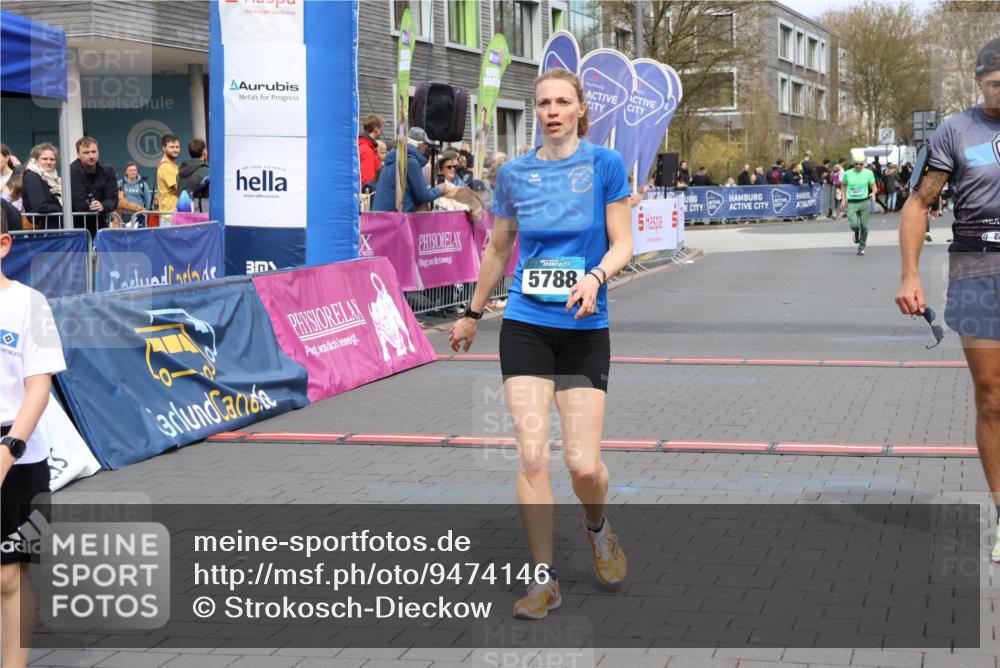 12.04.2026 - 45. Internationalen Wilhelmsburger Insellauf Strokosch-Dieckow http://msf.ph/oto/9474146 12.04.2026 12:54:32 Ziel 3254, 5788 meine-sportfotos.de