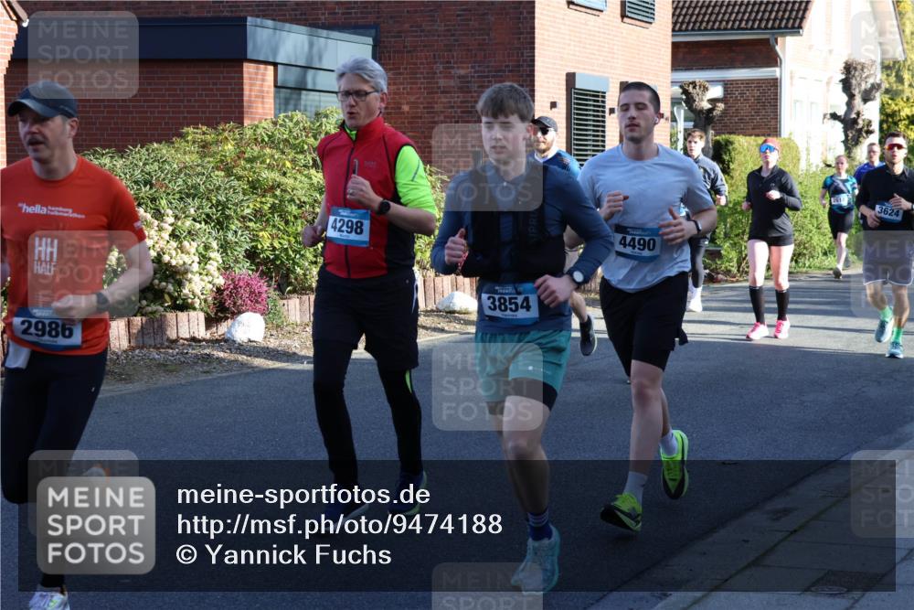 12.04.2026 - 45. Internationalen Wilhelmsburger Insellauf Yannick Fuchs http://msf.ph/oto/9474188 12.04.2026 08:59:37 Laufen 4298, 2986, 3854, 4490, 3624 meine-sportfotos.de