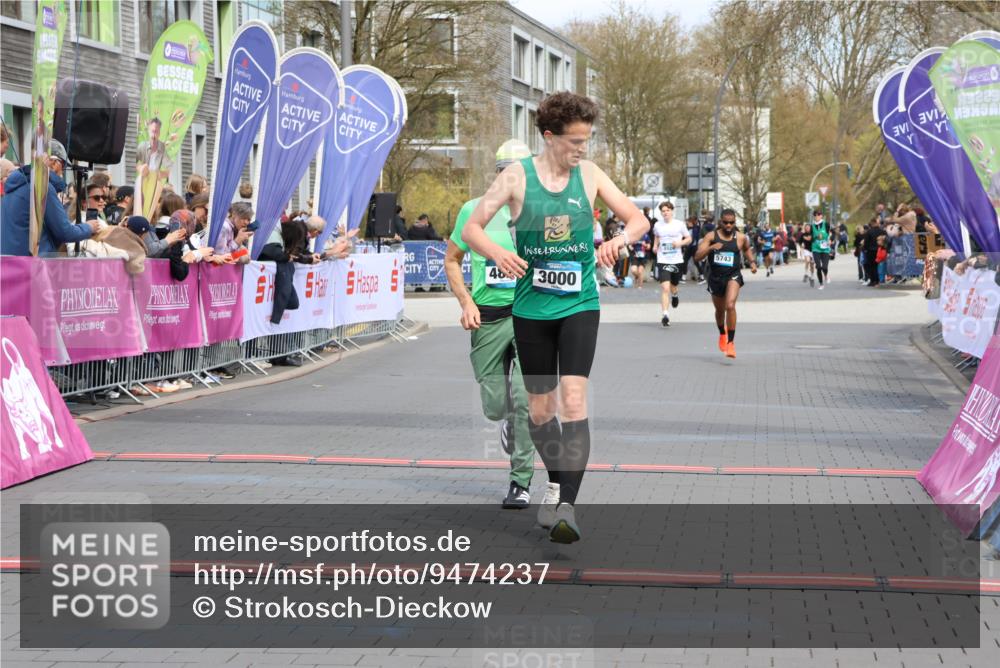 12.04.2026 - 45. Internationalen Wilhelmsburger Insellauf Strokosch-Dieckow http://msf.ph/oto/9474237 12.04.2026 12:54:37 Ziel 3000, 4823, 5743 meine-sportfotos.de