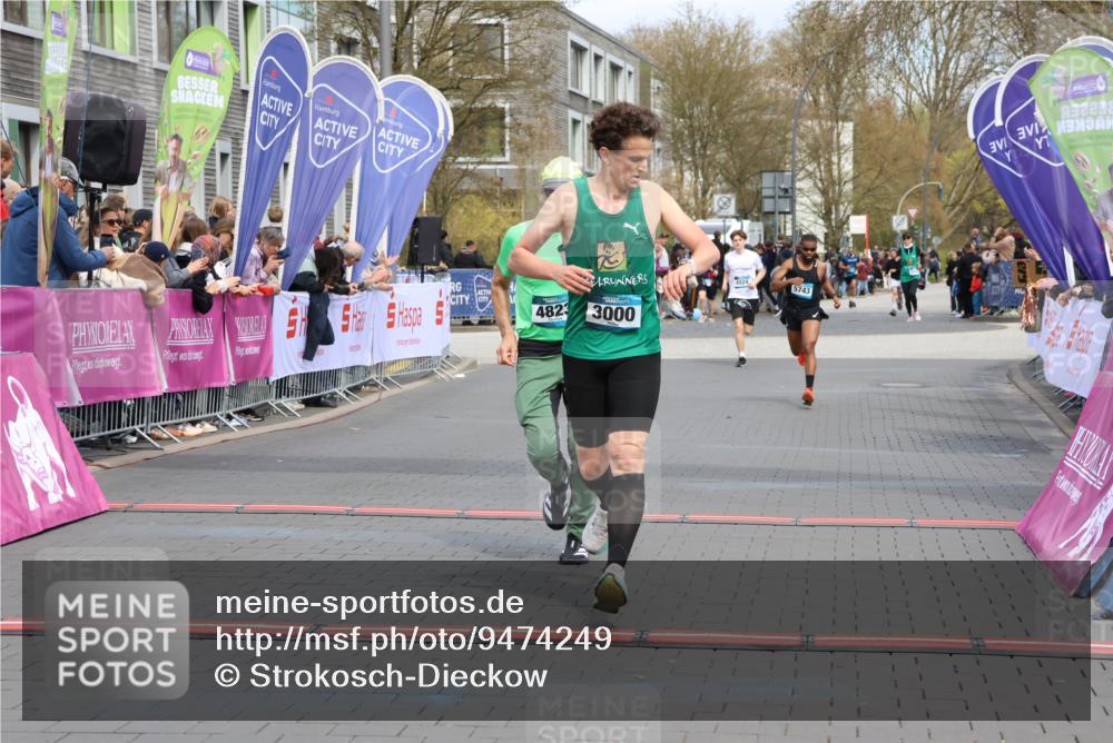 12.04.2026 - 45. Internationalen Wilhelmsburger Insellauf Strokosch-Dieckow http://msf.ph/oto/9474249 12.04.2026 12:54:38 Ziel 3000, 4823, 5743 meine-sportfotos.de