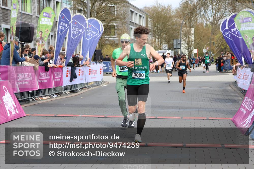 12.04.2026 - 45. Internationalen Wilhelmsburger Insellauf Strokosch-Dieckow http://msf.ph/oto/9474259 12.04.2026 12:54:38 Ziel 3000, 4823, 5743 meine-sportfotos.de