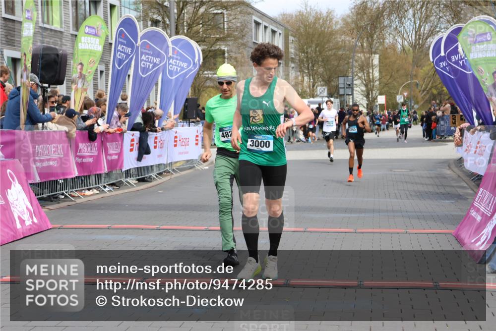 12.04.2026 - 45. Internationalen Wilhelmsburger Insellauf Strokosch-Dieckow http://msf.ph/oto/9474285 12.04.2026 12:54:38 Ziel 3000, 4823, 5743 meine-sportfotos.de