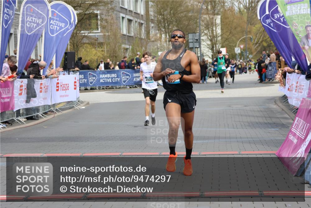 12.04.2026 - 45. Internationalen Wilhelmsburger Insellauf Strokosch-Dieckow http://msf.ph/oto/9474297 12.04.2026 12:54:41 Ziel 3000, 4823, 5743, 4924 meine-sportfotos.de