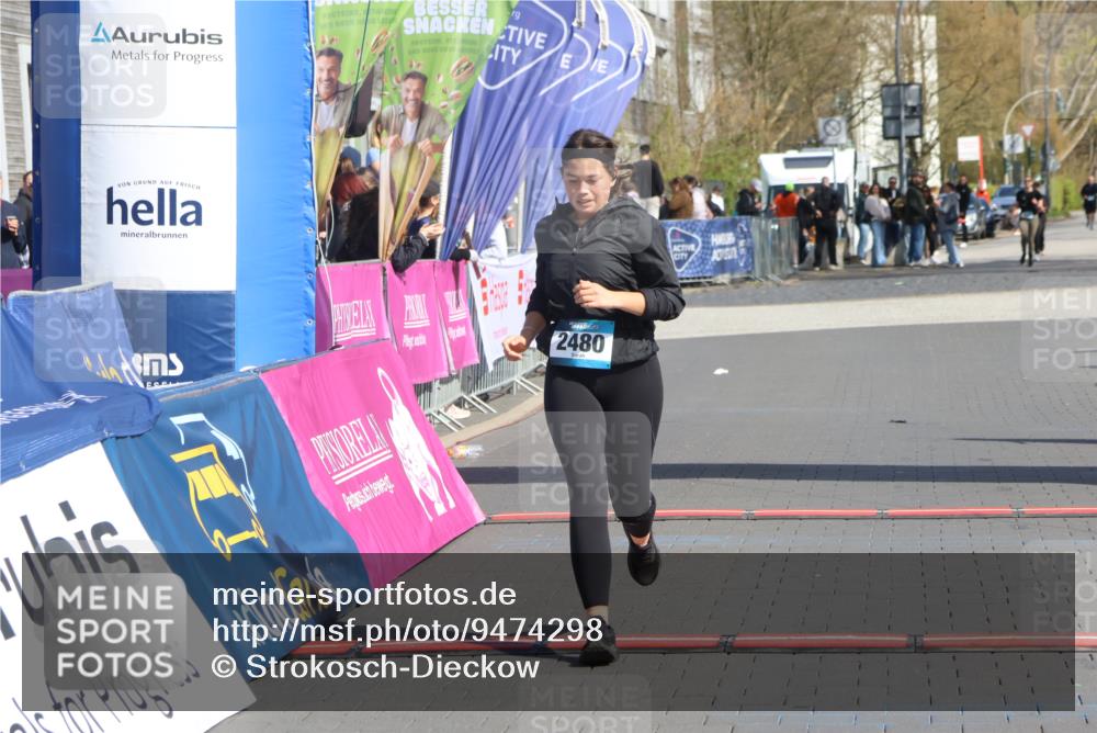 12.04.2026 - 45. Internationalen Wilhelmsburger Insellauf Strokosch-Dieckow http://msf.ph/oto/9474298 12.04.2026 11:31:13 Ziel 2480, 3111 meine-sportfotos.de