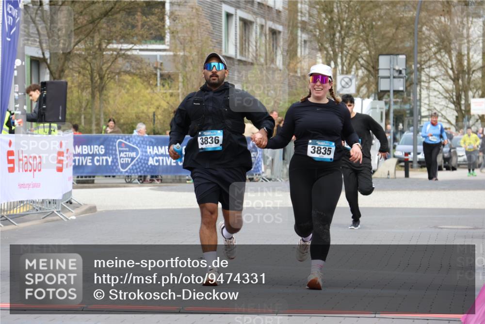 12.04.2026 - 45. Internationalen Wilhelmsburger Insellauf Strokosch-Dieckow http://msf.ph/oto/9474331 12.04.2026 13:33:21 Ziel 3836, 5224 meine-sportfotos.de