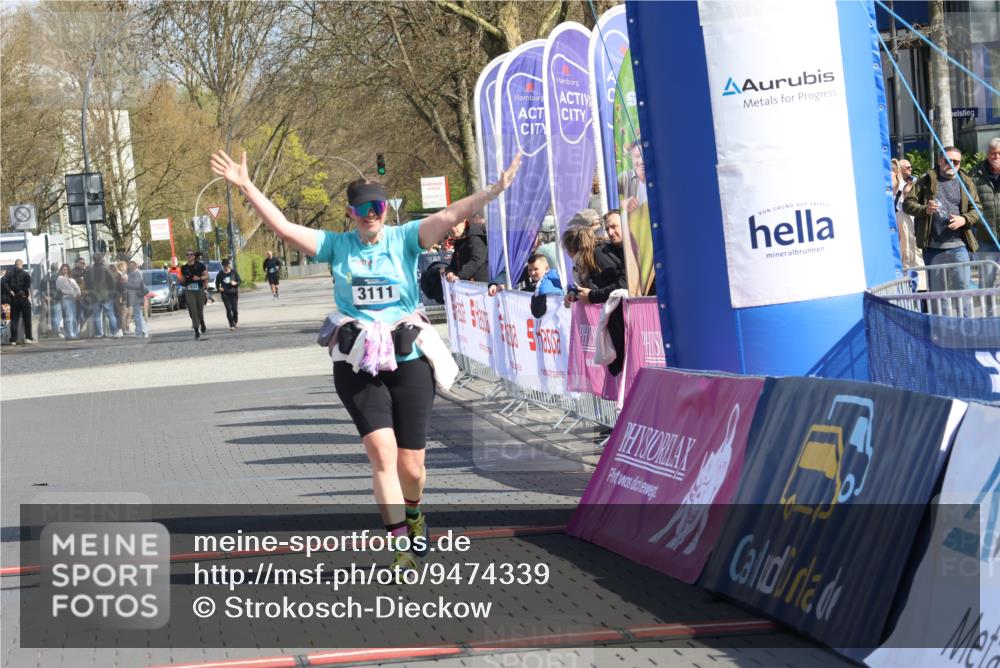 12.04.2026 - 45. Internationalen Wilhelmsburger Insellauf Strokosch-Dieckow http://msf.ph/oto/9474339 12.04.2026 11:31:15 Ziel 2480, 3111 meine-sportfotos.de