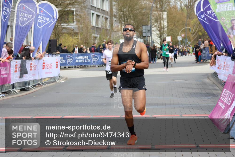 12.04.2026 - 45. Internationalen Wilhelmsburger Insellauf Strokosch-Dieckow http://msf.ph/oto/9474343 12.04.2026 12:54:41 Ziel 3000, 4823, 5743, 4924 meine-sportfotos.de
