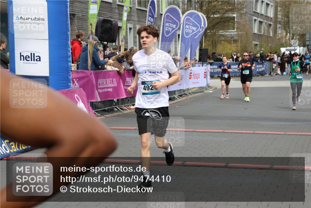 12.04.2026 - 45. Internationalen Wilhelmsburger Insellauf Strokosch-Dieckow http://msf.ph/oto/9474410 12.04.2026 12:54:46 Ziel 4924, 5630, 5858, 3661, 2852 meine-sportfotos.de