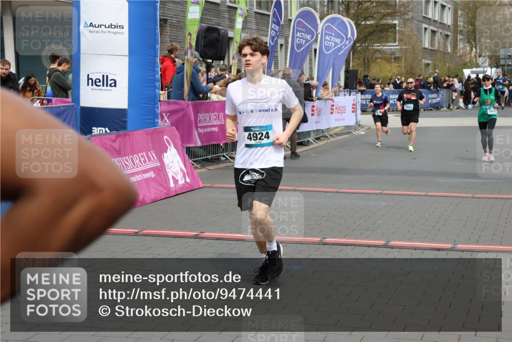 12.04.2026 - 45. Internationalen Wilhelmsburger Insellauf Strokosch-Dieckow http://msf.ph/oto/9474441 12.04.2026 12:54:46 Ziel 4924, 5630, 5858, 3661, 2852 meine-sportfotos.de