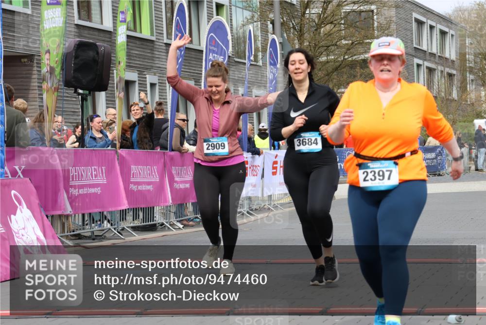 12.04.2026 - 45. Internationalen Wilhelmsburger Insellauf Strokosch-Dieckow http://msf.ph/oto/9474460 12.04.2026 13:32:59 Ziel 2397, 3684, 2909 meine-sportfotos.de