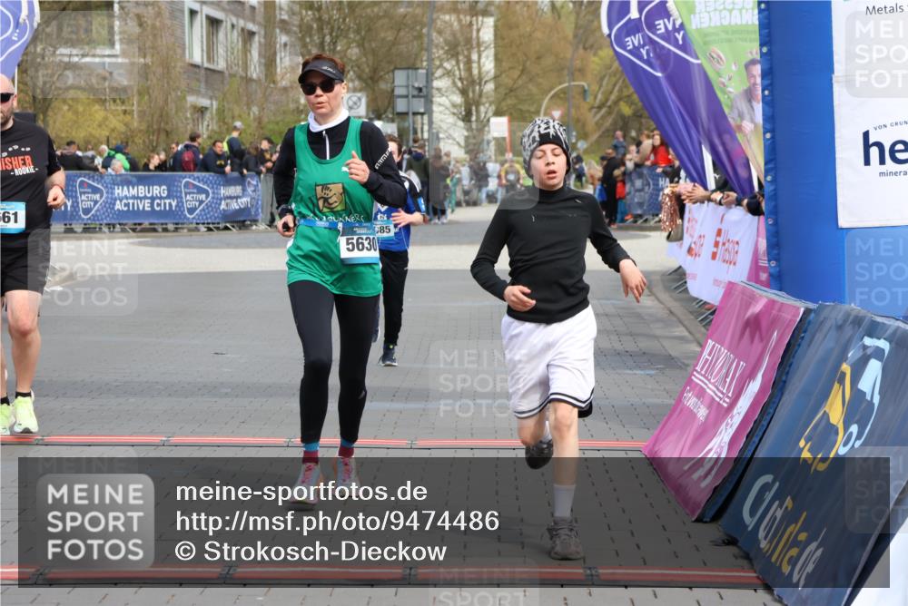 12.04.2026 - 45. Internationalen Wilhelmsburger Insellauf Strokosch-Dieckow http://msf.ph/oto/9474486 12.04.2026 12:54:49 Ziel 5630, 5858, 3661, 2852, 2085 meine-sportfotos.de