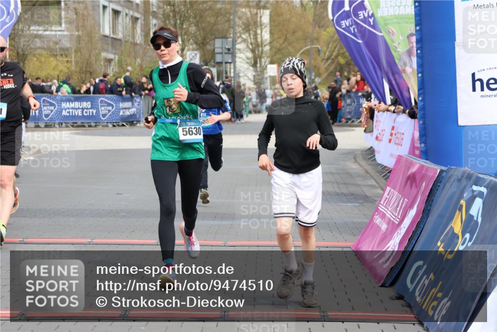 12.04.2026 - 45. Internationalen Wilhelmsburger Insellauf Strokosch-Dieckow http://msf.ph/oto/9474510 12.04.2026 12:54:49 Ziel 5630, 5858, 3661, 2852, 2085 meine-sportfotos.de