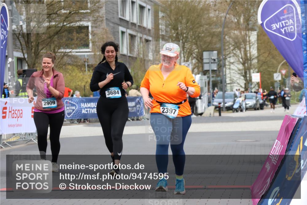 12.04.2026 - 45. Internationalen Wilhelmsburger Insellauf Strokosch-Dieckow http://msf.ph/oto/9474595 12.04.2026 13:32:57 Ziel 2397, 3684, 2909 meine-sportfotos.de