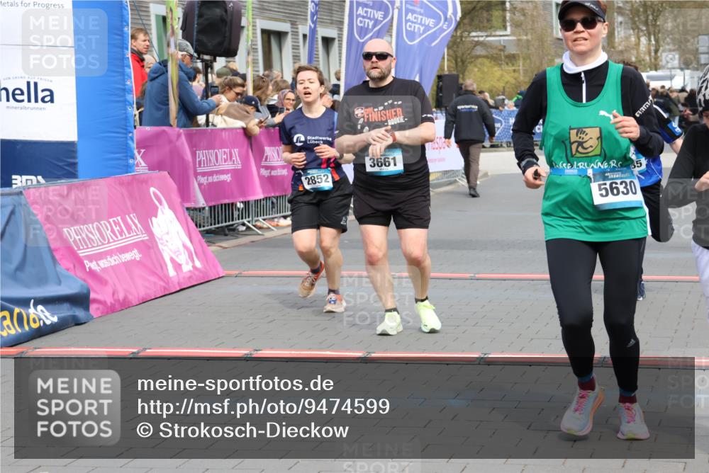 12.04.2026 - 45. Internationalen Wilhelmsburger Insellauf Strokosch-Dieckow http://msf.ph/oto/9474599 12.04.2026 12:54:51 Ziel 5630, 5858, 3661, 2852, 2085 meine-sportfotos.de
