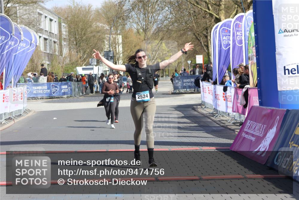 12.04.2026 - 45. Internationalen Wilhelmsburger Insellauf Strokosch-Dieckow http://msf.ph/oto/9474756 12.04.2026 11:31:34 Ziel 2524 meine-sportfotos.de