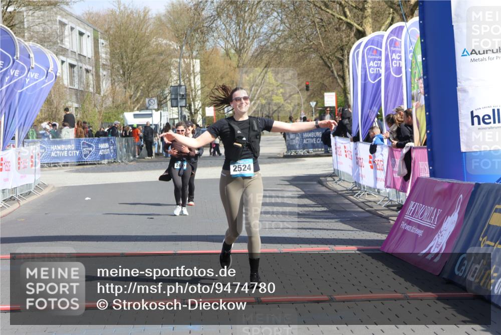 12.04.2026 - 45. Internationalen Wilhelmsburger Insellauf Strokosch-Dieckow http://msf.ph/oto/9474780 12.04.2026 11:31:35 Ziel 2524 meine-sportfotos.de