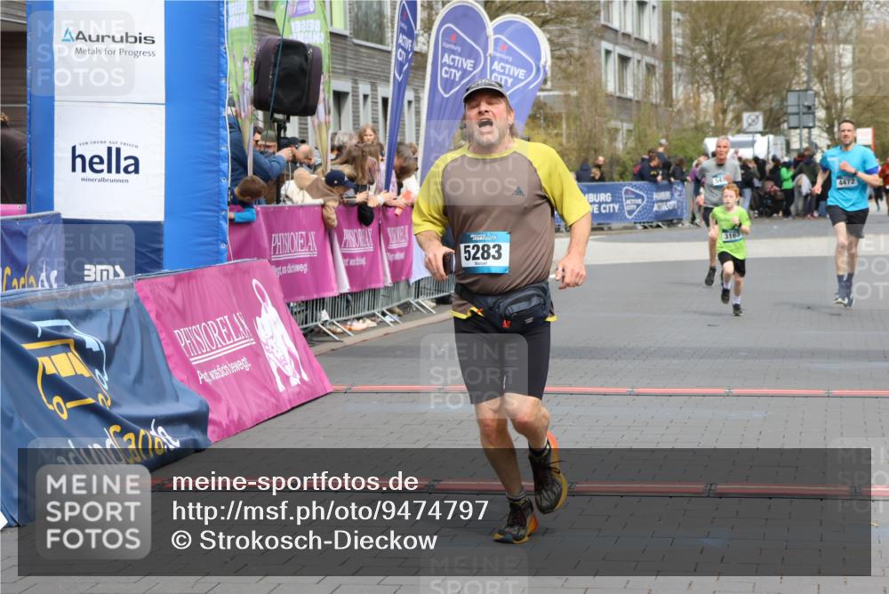 12.04.2026 - 45. Internationalen Wilhelmsburger Insellauf Strokosch-Dieckow http://msf.ph/oto/9474797 12.04.2026 12:55:11 Ziel 3157, 5283, 3163, 4472, 5478 meine-sportfotos.de