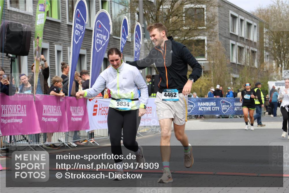 12.04.2026 - 45. Internationalen Wilhelmsburger Insellauf Strokosch-Dieckow http://msf.ph/oto/9474909 12.04.2026 13:32:42 Ziel 2339, 4462 meine-sportfotos.de